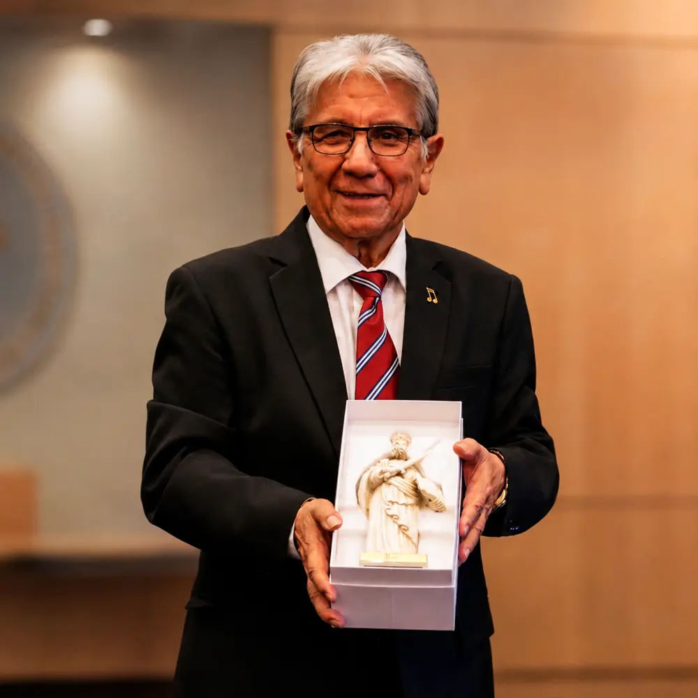 Dr. Augusto Vera Béjar